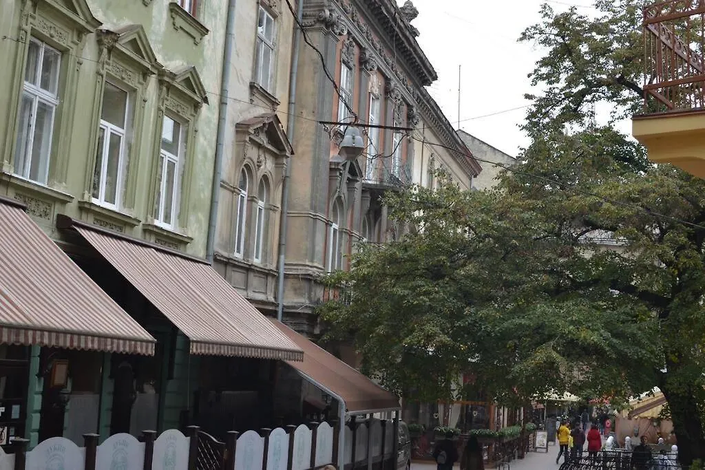 Rooms In The Center Of Lviv 0*,